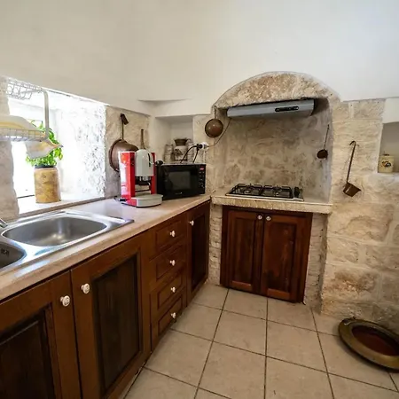 Holiday home Charming Retreat In With Fenced Garden *